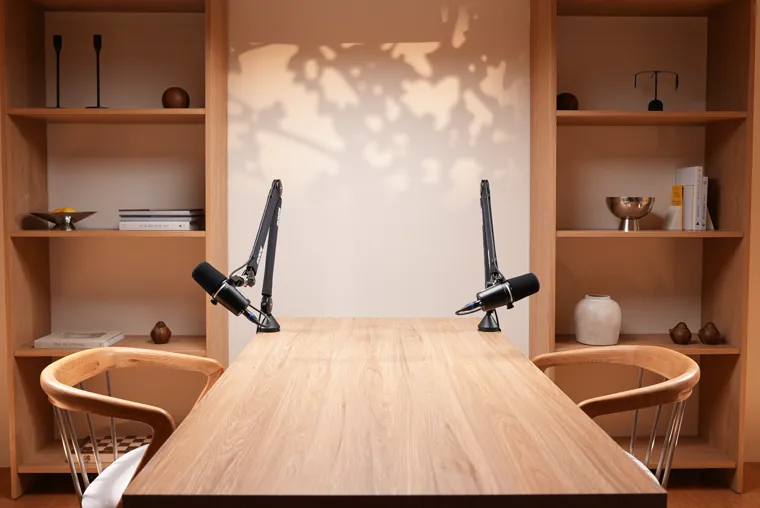 ARCAST studio room: The oak table room